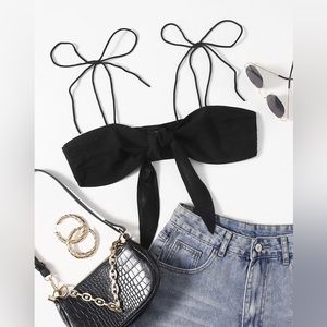 Black crop top front knotted